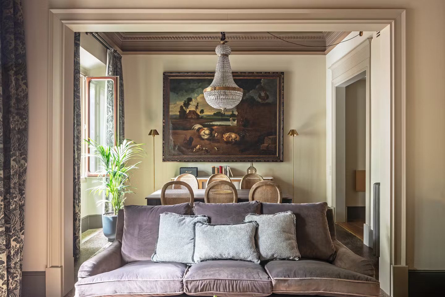 City Grandeur: A Beautiful Florence Vacation Home with Concierge-Style Amenities